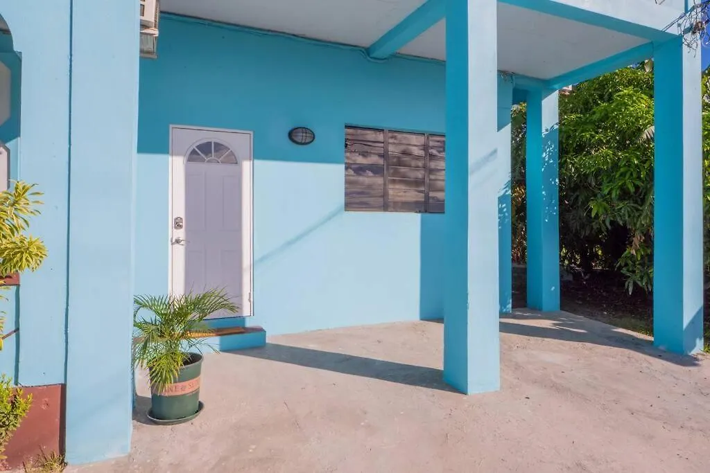 J & B Studio Apartment St. John's